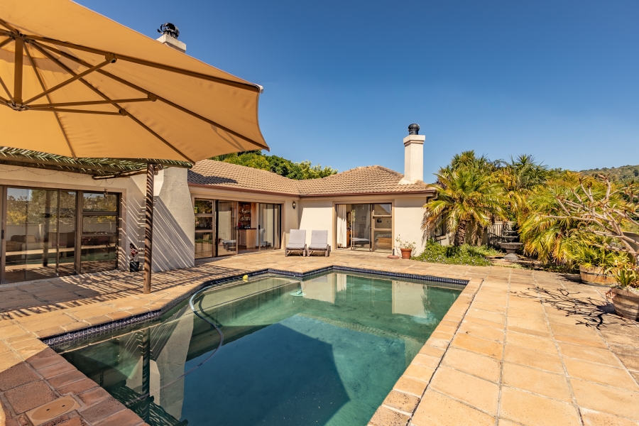 4 Bedroom Property for Sale in Welgedacht Western Cape